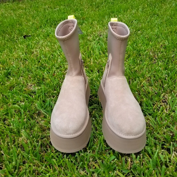 NWT UGG Classic Dipper Boots in Sand Tan Size 8 - Picture 6 of 13